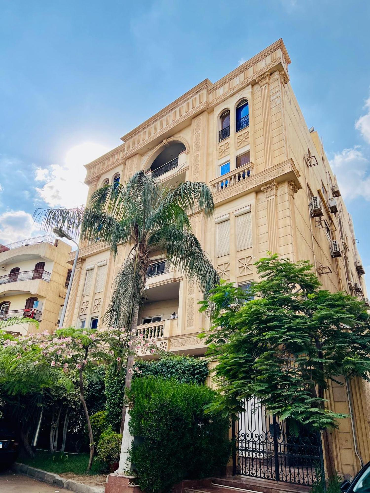 Apartment Luxurious With Terrace In New Cairo