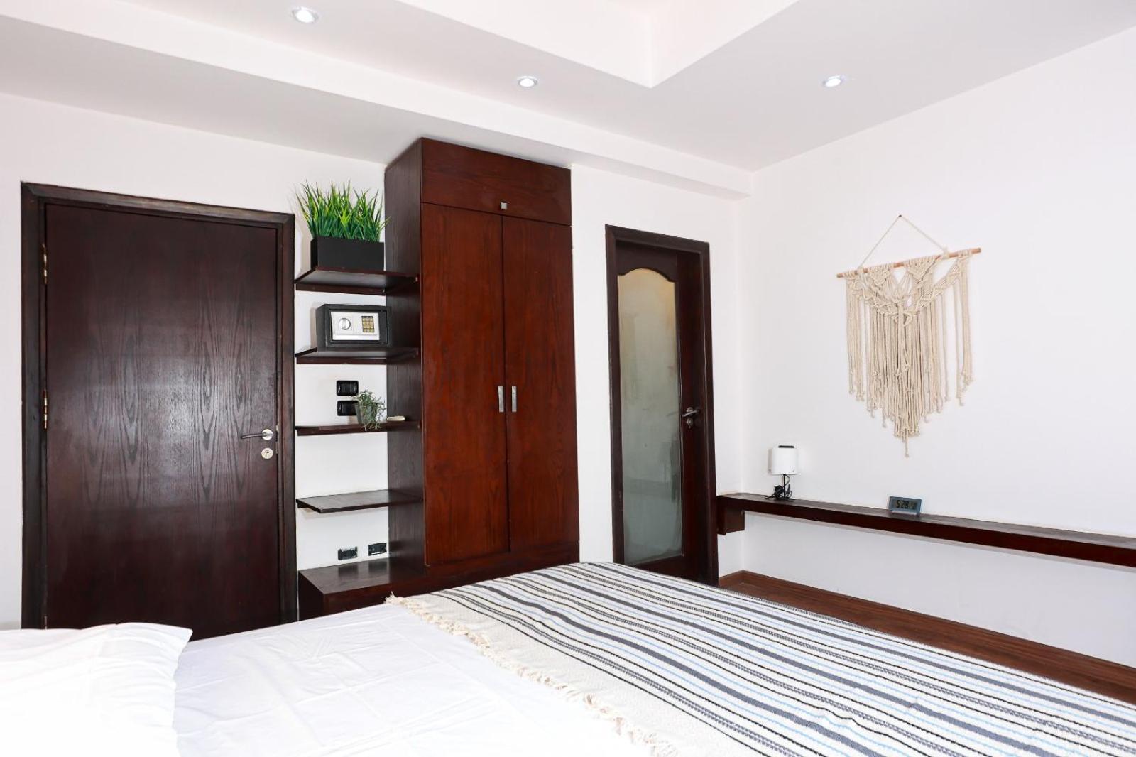 Luxurious With Terrace In New Apartment *