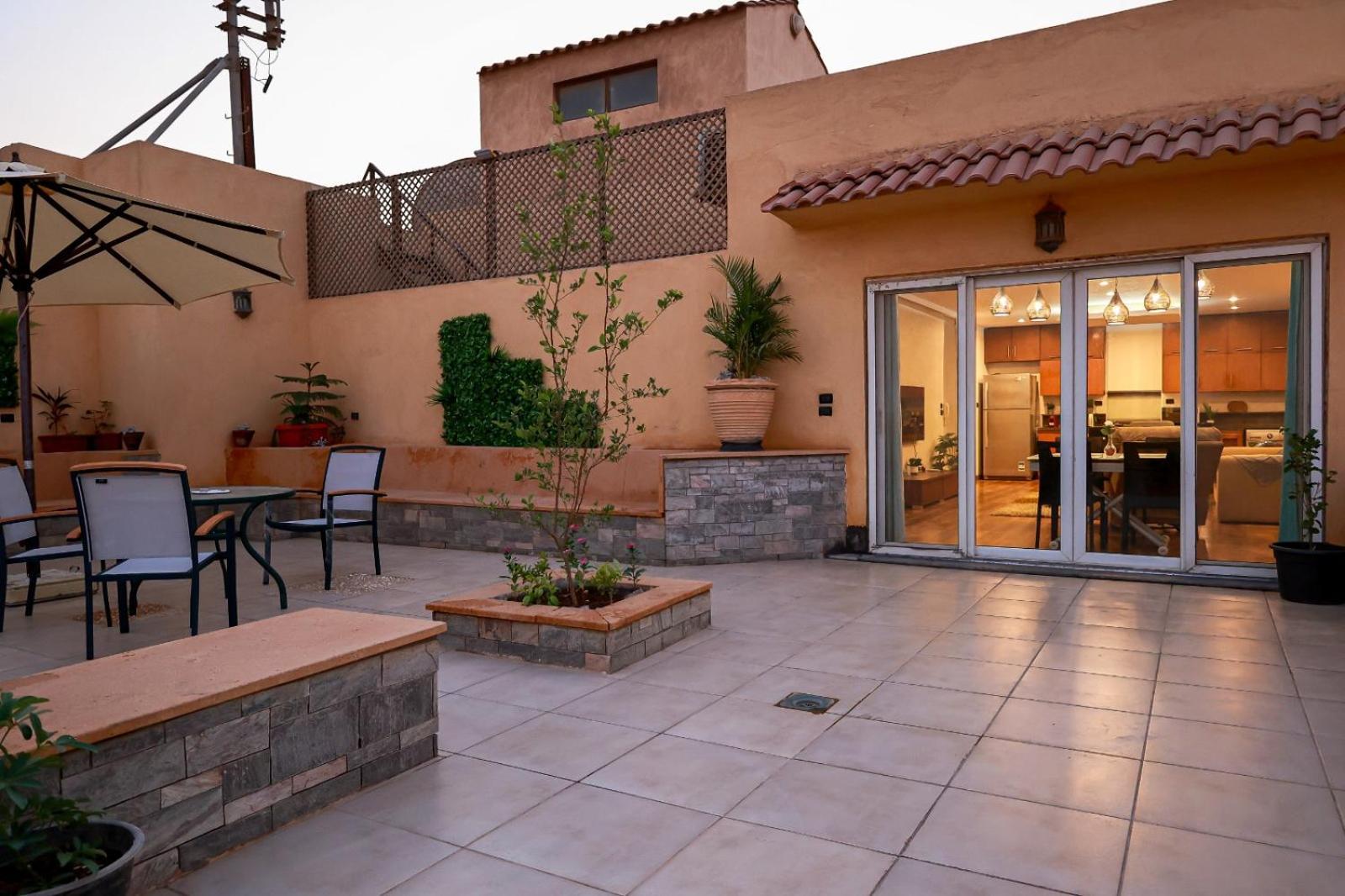 Luxurious With Terrace In New * Kairo